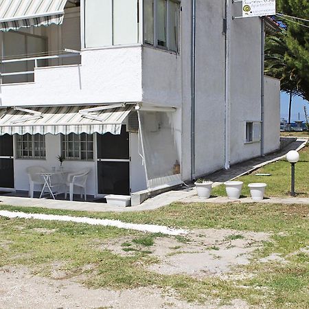Garden View Apartments Neos Marmaras Rum bild